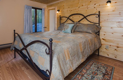 Butler House | Solitude- Luxury Cabin On 22 Acres, Hot Tub, Fireplace, Firepit, A/C Skiing!