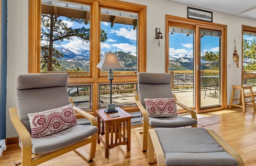 Windcliff Estates House | Solitude Vacation Home At Windcliff 3 Bedroom Home by RedAwning