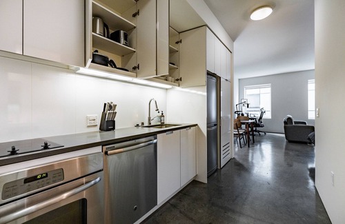 Downtown San Francisco Apartment | SoMa Studio w/Office by Anyplace - 9960