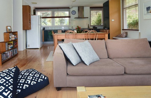 Somers House | Somers Beach Retreat - Only 200 metres to beach, ideals for couples or small family
