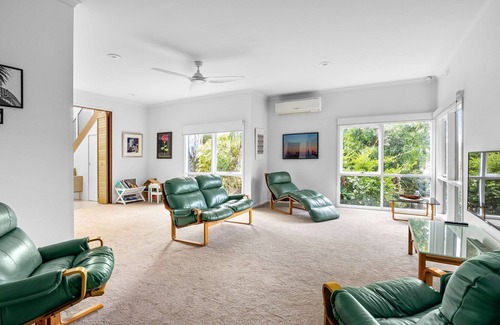 Somers House | Somers Beach Vista with views of Western Port