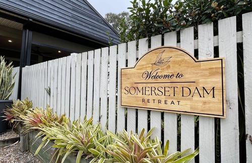 Somerset Dam House | Somerset Dam Retreat - Relax & unwind. Sleeps 10