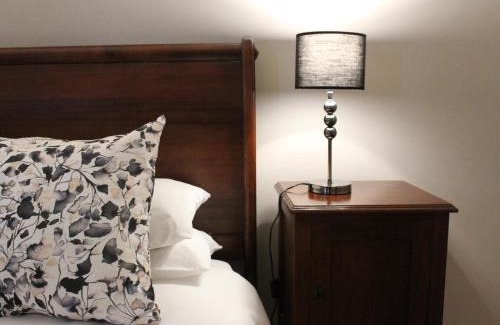 Somerset West House | Somerset Guest Lodge - Western Cape