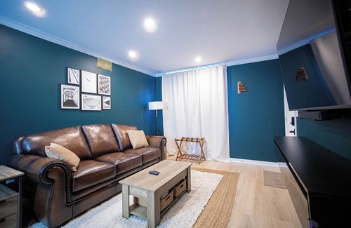 Crestline Heights Condo | Somerset- Luxury Condominium in Birmingham