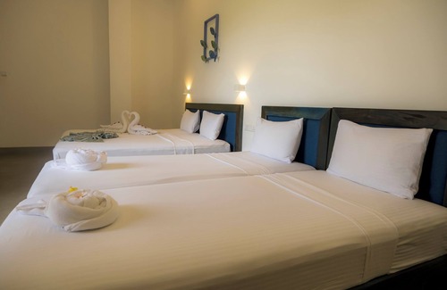 Mirissa Hotel | somerset mirissa blue