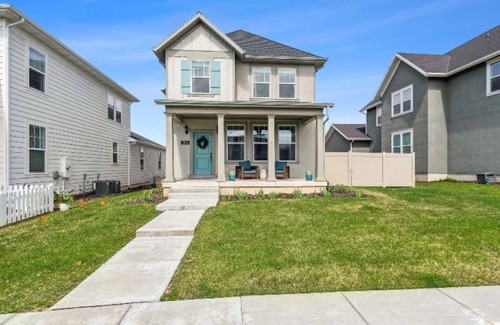 Kaysville House | Something for EVERYONE at this charming cottage, close to Lagoon!
