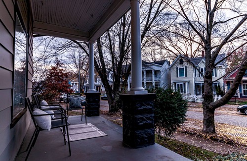 Evansville House | Something to talk about in Haynie's Corner! Walk anywhere, sleeps 6!