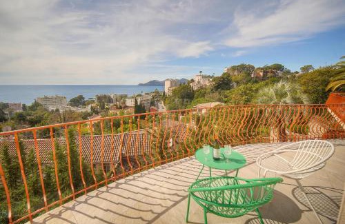 La Croix des Gardes Apartment | somptueux 4 pieces vue mer et parking A3B132