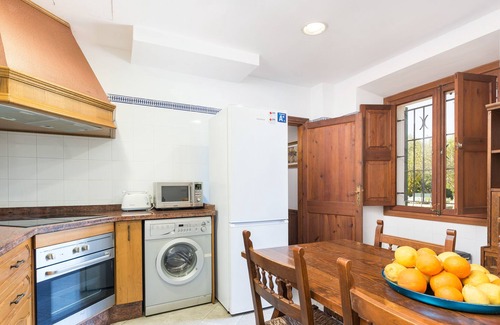 Petra Cottage | Son Perxa rural villa for 10 people just 15 minutes from the beach.