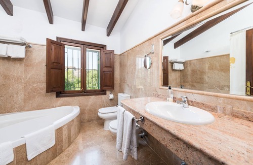 Petra Cottage | Son Perxa rural villa for 10 people just 15 minutes from the beach.