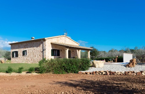 Majorca Villa | Son Rossignol 155 cosy rustic finca with private pool, terrace, barbecue and WiFi