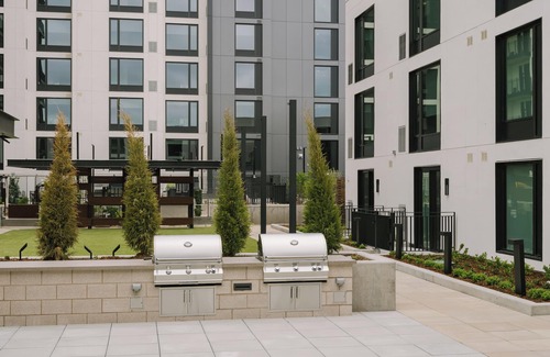 Jefferson Park Apartment | Sonder at Skyline | Accessible One-Bedroom Apartment