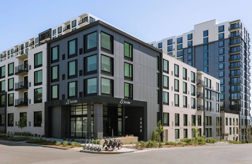 Jefferson Park Apartment | Sonder at Skyline | One-Bedroom Apartment