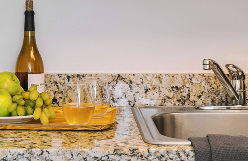 Georgetown Apartment | Sonder Georgetown C&O | Queen Studio Apartment
