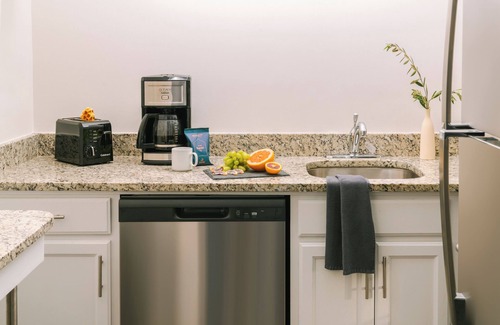 Georgetown Apartment | Sonder Georgetown C&O | Queen Studio Apartment w/Terrace