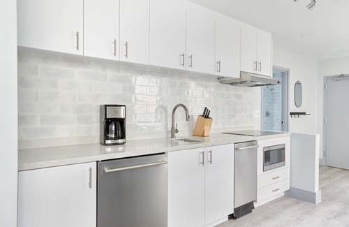 Old Town Alexandria Apartment | Sonder The Grace | One-Bedroom Apartment