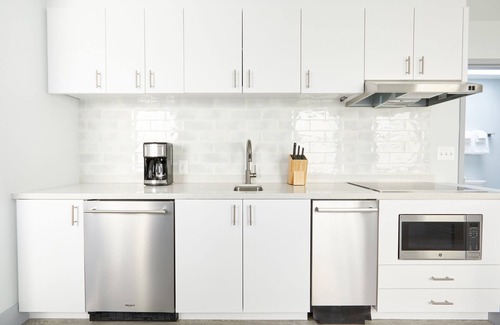 Old Town Alexandria Apartment | Sonder The Grace | One-Bedroom Apartment