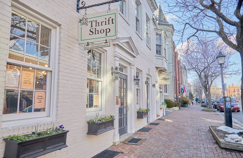 Old Town Alexandria Apartment | Sonder The Grace | One-Bedroom Apartment