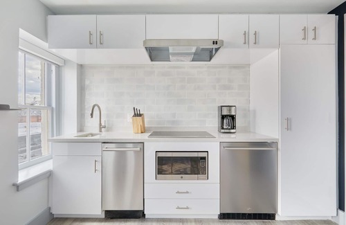 Old Town Alexandria Apartment | Sonder The Grace | Queen Studio Apartment