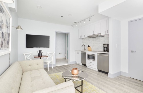 Old Town Alexandria Apartment | Sonder The Grace | Spacious Queen Studio Apartment