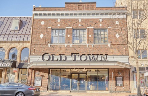 Old Town Alexandria Apartment | Sonder The Grace | Spacious Queen Studio Apartment