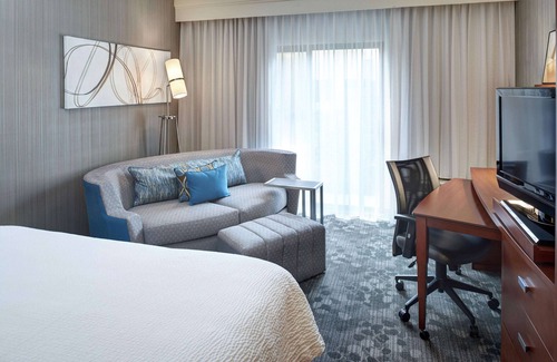 Brookfield Hotel | Sonesta Select Milwaukee Brookfield