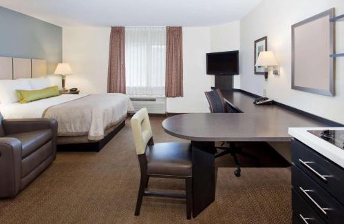 Wichita Hotel | Sonesta Simply Suites Wichita Airport