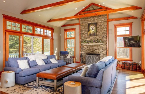 Dorset House | Songbird Meadows | Countryside Smart House | Home Theater & Chef’s Kitchen
