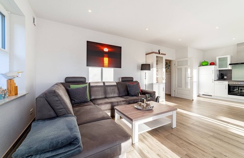 Greetsiel Apartment | Sonnenseite: Moderne Ferienwohnung für Ihren Perfekten Urlaub