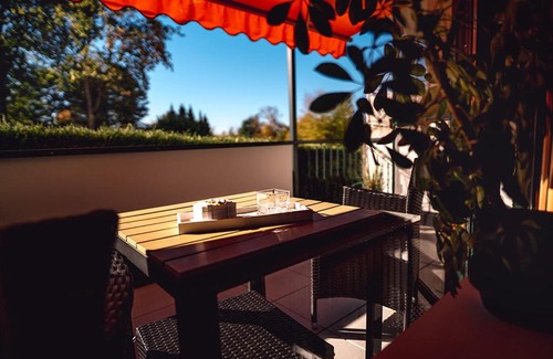 Sudrandweg Apartment | Sonnenstube - Westbalkon, Ruhige Lage, Sauna, Pool, Seenähe, Dachterrasse