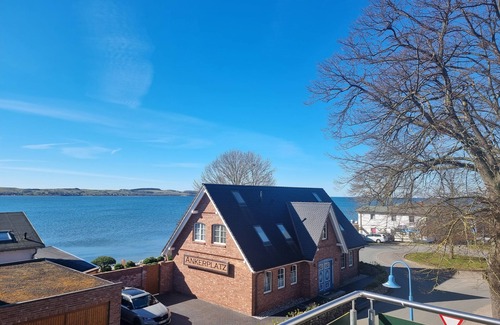 Middelhagen Apartment | Sonnige Ferienwohnung mit Südbalkon und Meerblick