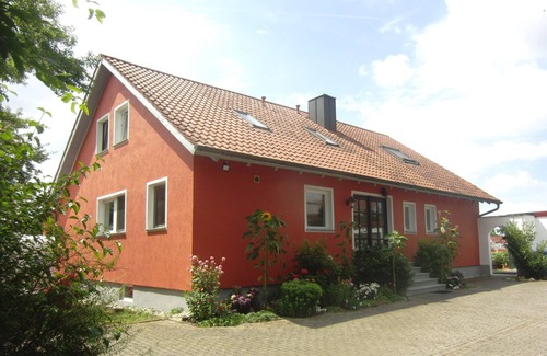 Volkach Apartment | Sonnige Ferienwohnung für 2-6 Personen in Volkach - ebenerdige Dusche!