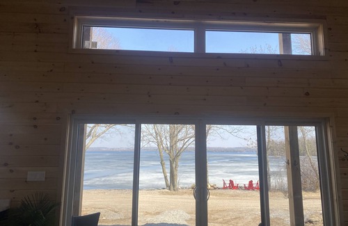 Otonabee-South Monaghan Cottage | Sonny’s on the shore of Rice Lake.