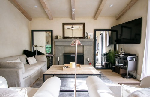 Kenwood Villa | SONOMA CREEK VILLA NEW PICKLEBALL COURT, heated pool, hot tub, gated, EV Charger