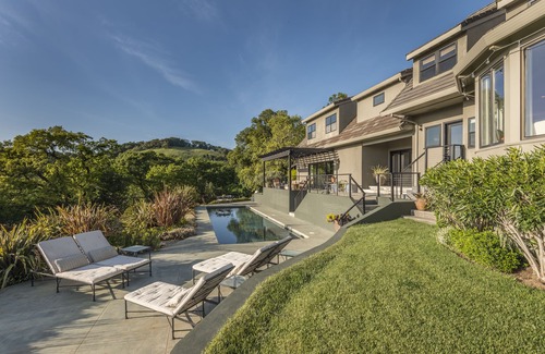 Sonoma House | Sonoma's ultimate wine country view estate
