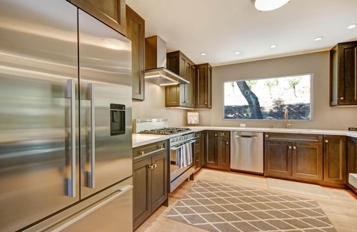 Sonoma House | Sonoma Vineyard Estate with 3 Bedrooms and Pool - Includes Wine Tasting Passport