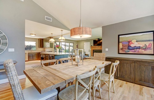 Sonoma House | Sonoma Vineyard Estate with 3 Bedrooms and Pool - Includes Wine Tasting Passport