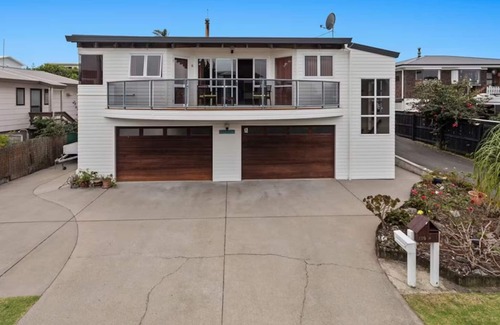 Ohope House | Sonya & Davids Harbour Side Holiday Home in Beautiful Ohope Beach