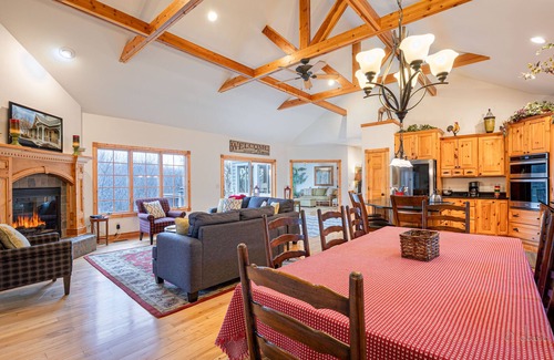 The Galena Territory House | Soon to be a 6 Bedroom - Sleep 14! Travel 2 Trillium!