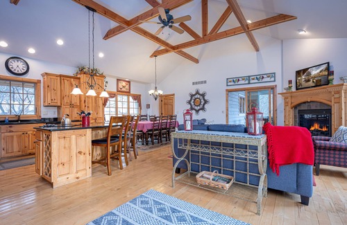 The Galena Territory House | Soon to be a 6 Bedroom - Sleep 14! Travel 2 Trillium!