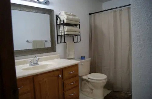 Ocean Shores Condo | Soothing 2-bdrm condo near beach with WiFi and Fireplace