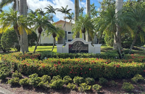 Golden Lakes Apartment | Soothing 2-bedroom apartment with AC in Royal Palm beach