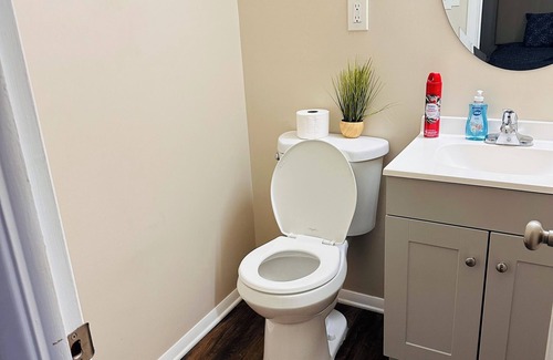 Maple Heights Apartment | Soothing 2-bedroom apartment in Maple Hts