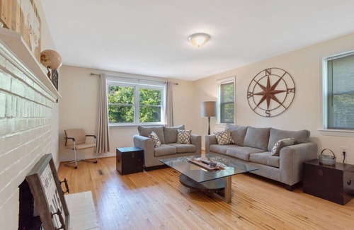 Raleigh House | Soothing 3-bedroom house in Raleigh