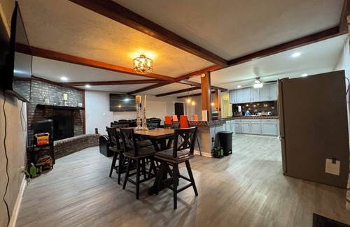 Richton Park House | Soothing 3-bedroom house with AC in Richton Park