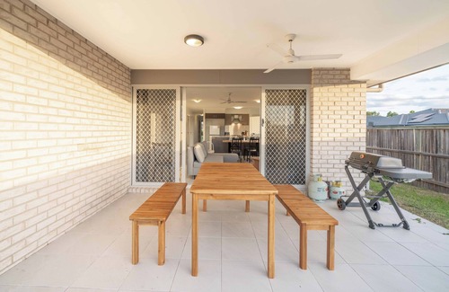 Yarrabilba House | Soothing 4-bedroom house with AC in Yarrabilba