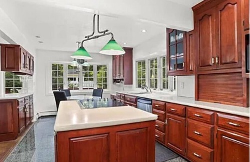 Trumbull House | Soothing 4-bedroom house with AC in Trumbull