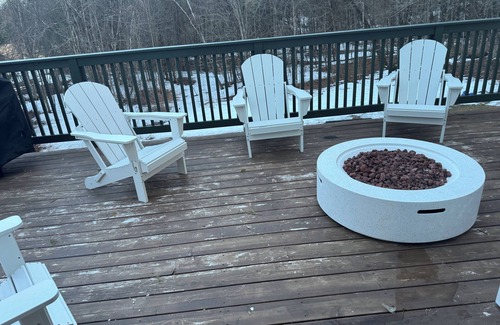 Bethel House | Soothing 4-bedroom house in charming Bethel surrounded by nature and wildlife.