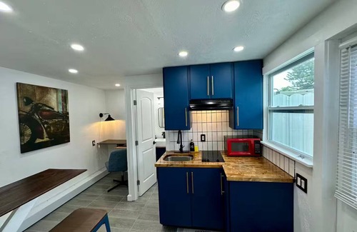 Westgate Apartment | Soothing apartment with AC in vibrant West Palm Beach