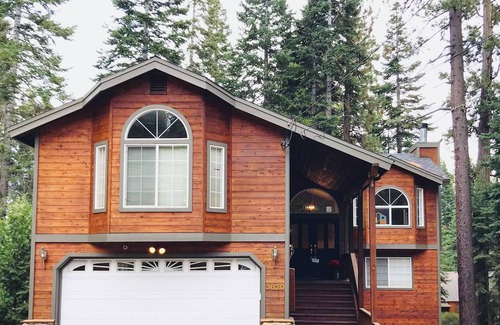 Carnelian Bay Cabin | Soothing cabin with WiFi in Carnelian Bay-5 bedrooms available-10 guests-no pets